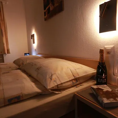 Azur Apartament *